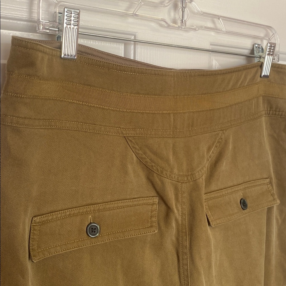 Sundance Sz 10 High-Rise Utility Cargo Pants in Olive Brown - Picture 11 of 15